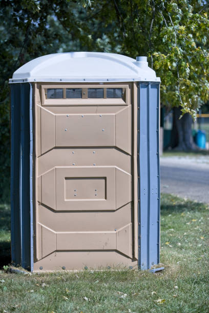 Best Porta potty rental near me  in Lorain, OH