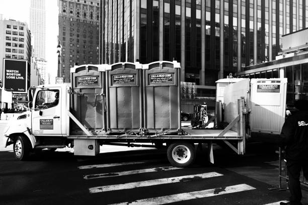 Best Sanitation services for porta potties  in Lorain, OH